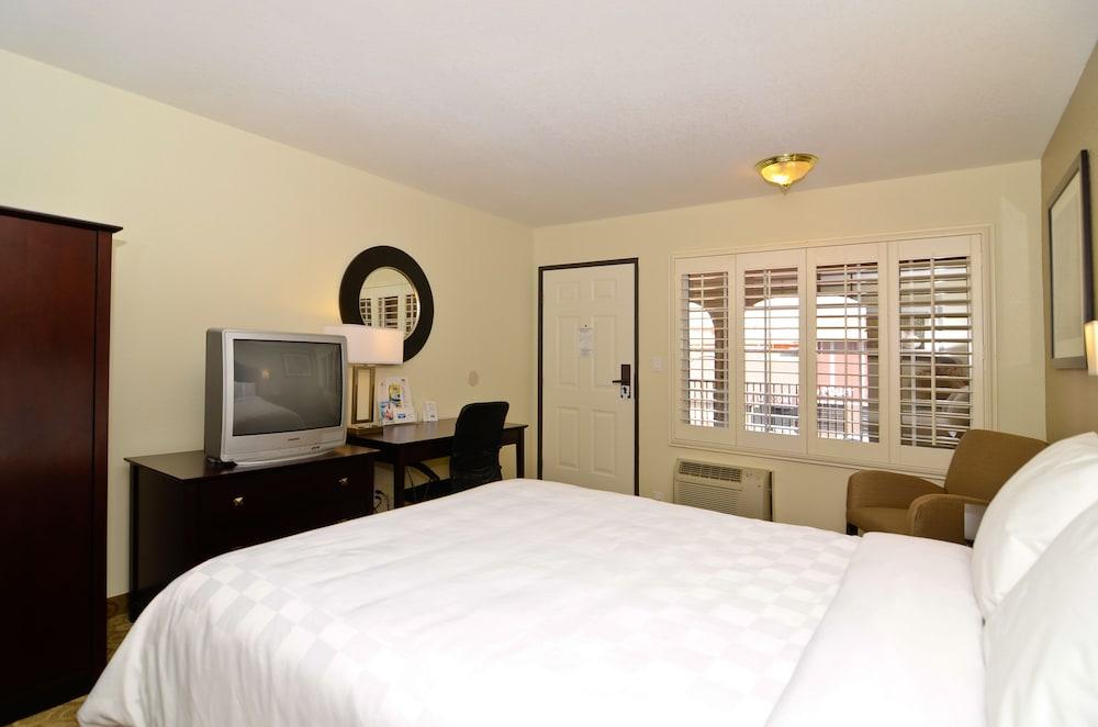 Rodeway Convention Center Inn 2*