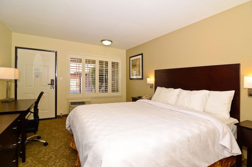 Rodeway Convention Center Inn 2*