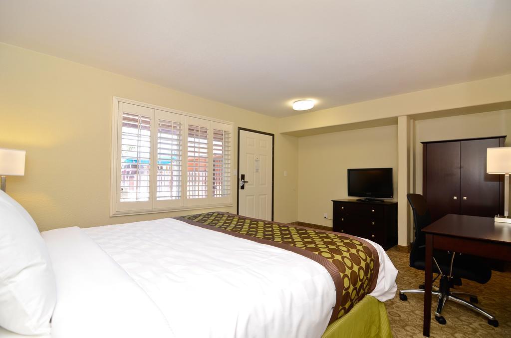 Inn Rodeway Convention Center
