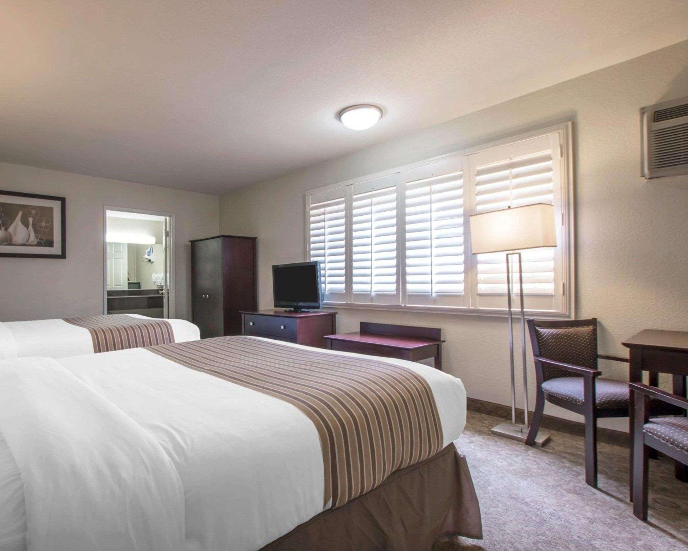 Rodeway Convention Center Inn 2*