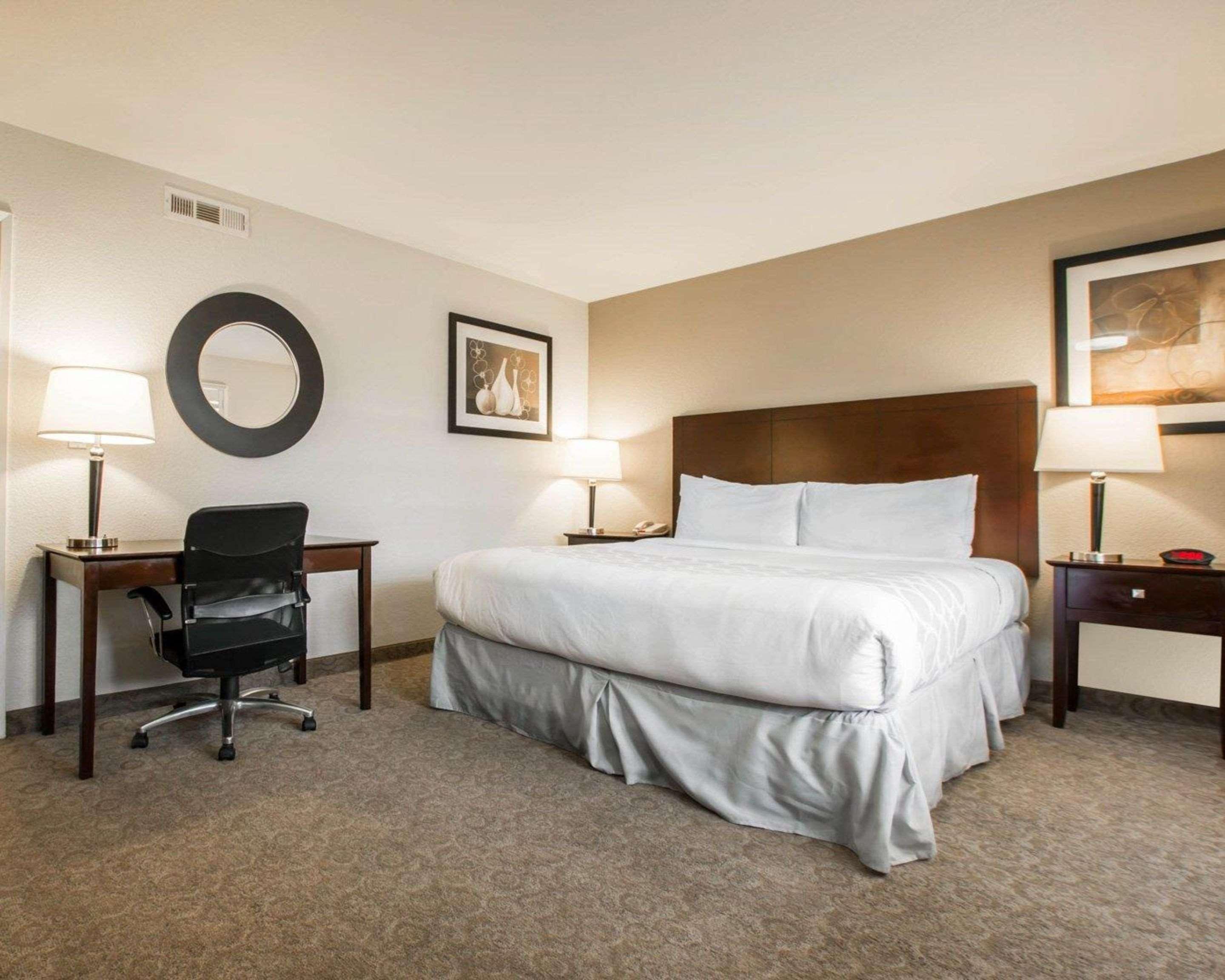 Inn Rodeway Convention Center 2*