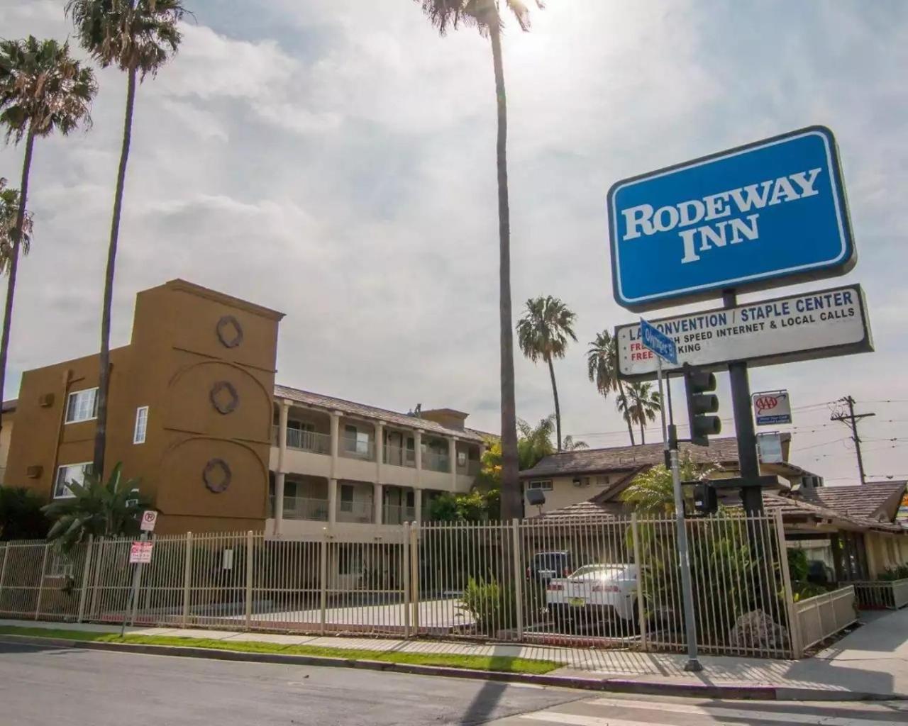 Rodeway Convention Center Inn 2*