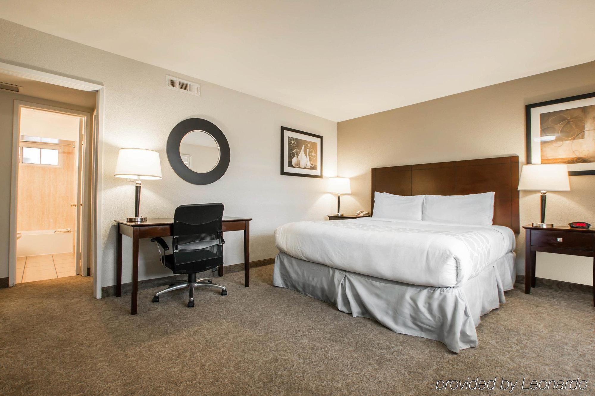 Rodeway Convention Center Inn