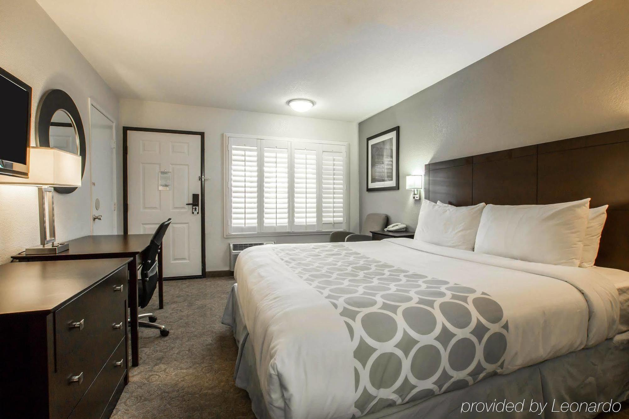 Rodeway Convention Center Inn